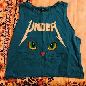 Graphic cropped top!